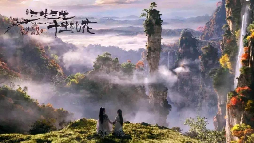 春运首日德州火车站现场送“福”赠春联 温暖旅客回家路